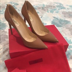 !!!!SOLD!!!!Valentino Rockstud Pump